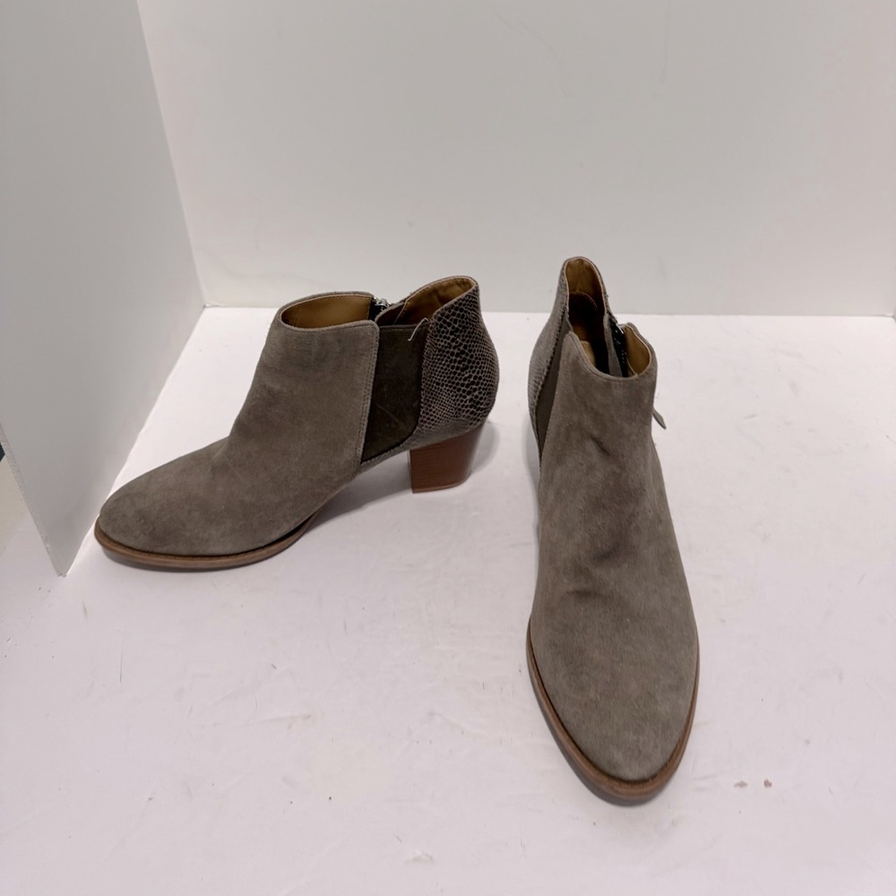 Vionic Women’s Anne Upright Booties Ankle Boots Women's Comfort. Size 9 - Picture 3 of 10